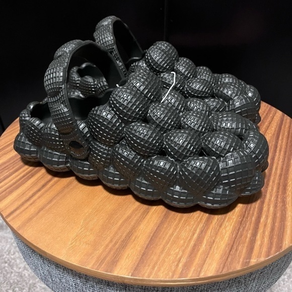 Massage Bubble Slides for Women Men, Cloud Slippers, Non-Slip, Trendy Slide - Picture 3 of 5